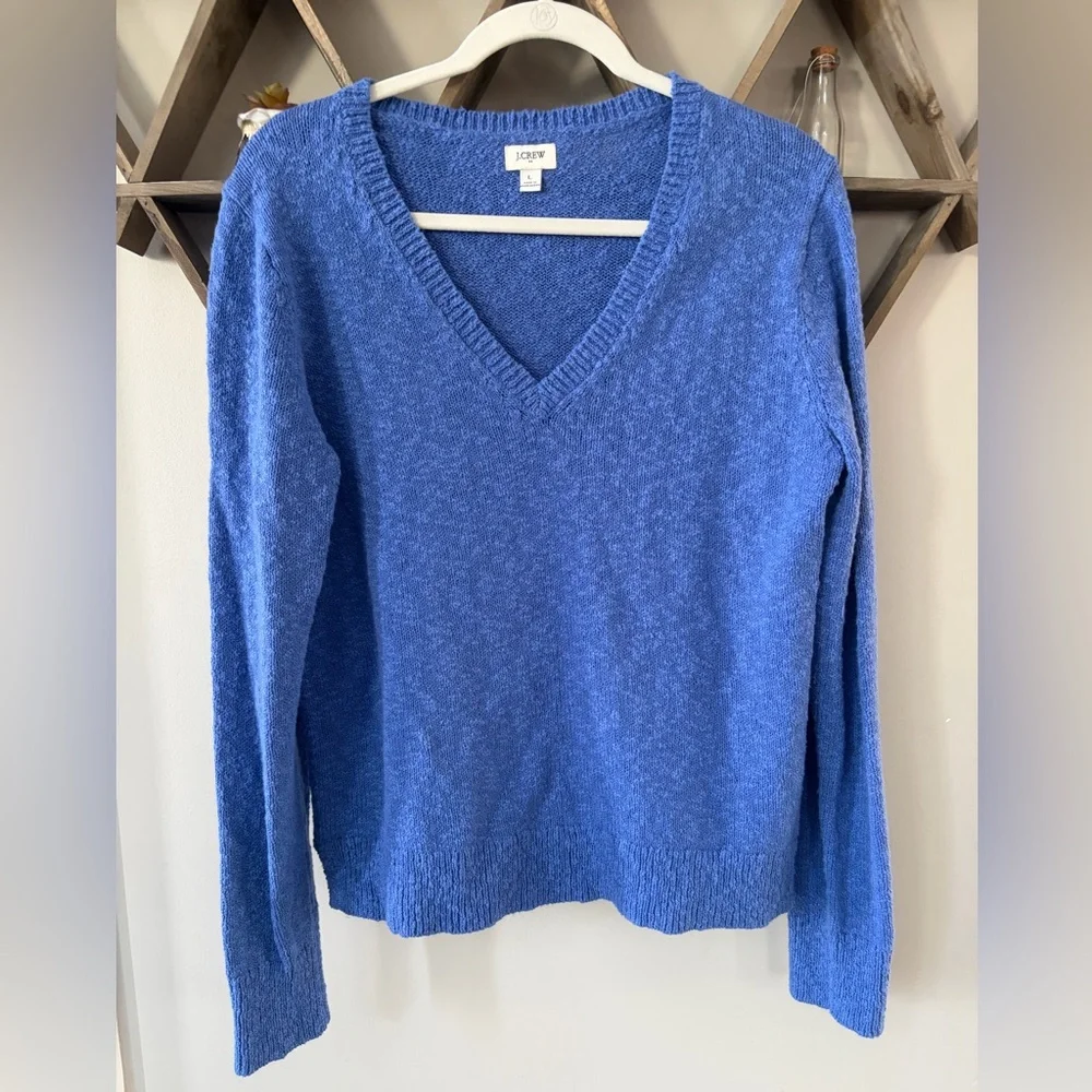 J.Crew V-neck slub sweater in blue. Women’s size large.